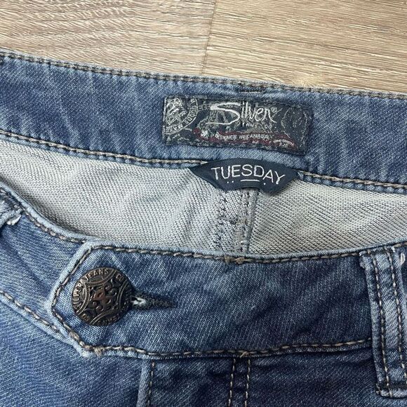 Silver Jeans Tuesday Low Rise Skinny Size W31/L31 Blue Denim Distressed - Picture 2 of 11